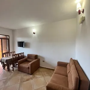 Kamberi & 2 Apartment